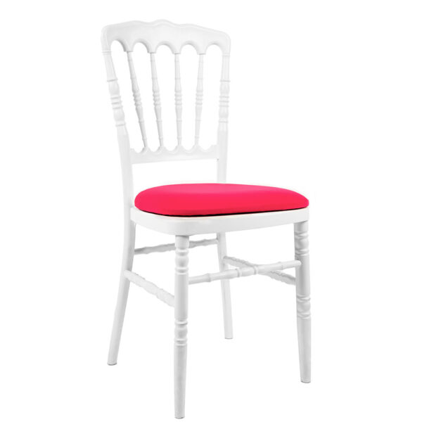 location de chaise napoléon blanche avec une assise fushia