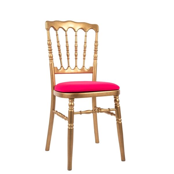 location de chaise napoléon or avec une assise fushia